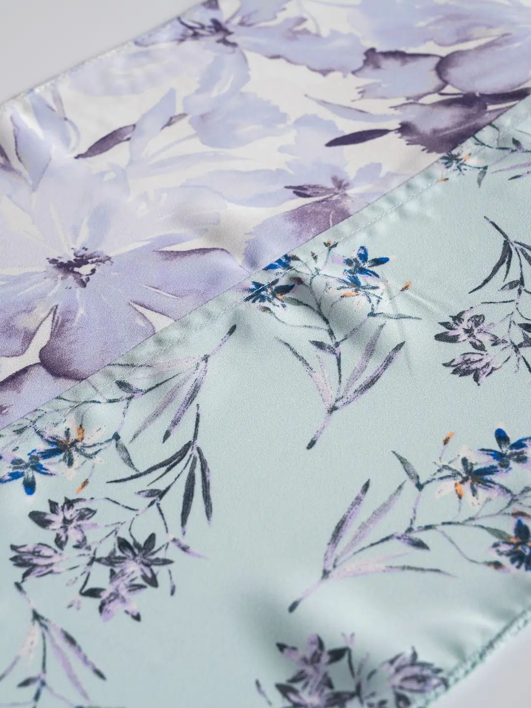 Blue Flower Obi-Belt handmade in Japan – floral blue obi displayed on minimalist background