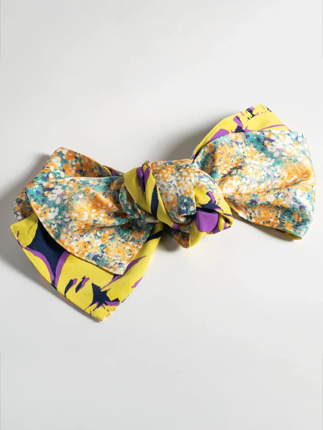 Freesia Obi-Belt styled with a neutral Yukata robe – vibrant handcrafted Japanese belt by MikaStudio