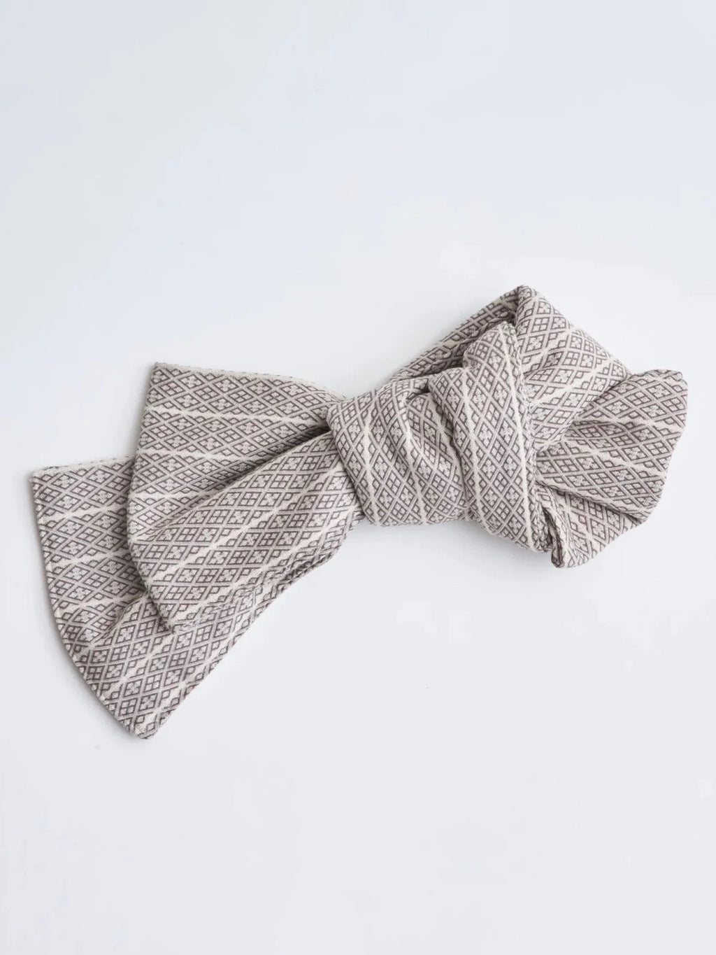 Jacquard White Obi-Belt styled on a neutral Yukata robe – handcrafted Japanese belt by MikaStudio