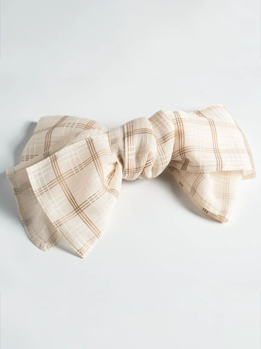 Reversible White Obi-Belt styled on Yukata robe – handcrafted Japanese belt by MikaStudio